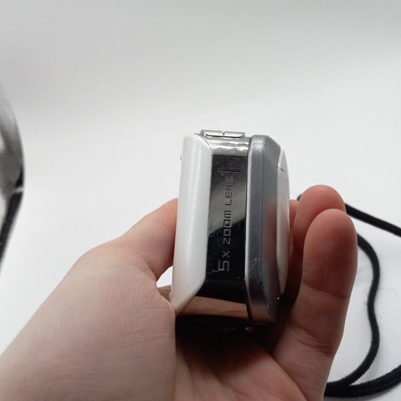 Sanyo Xacti Digital Movie Camera VPC-E2 *Waterproof* see notes - Picture 4 of 8